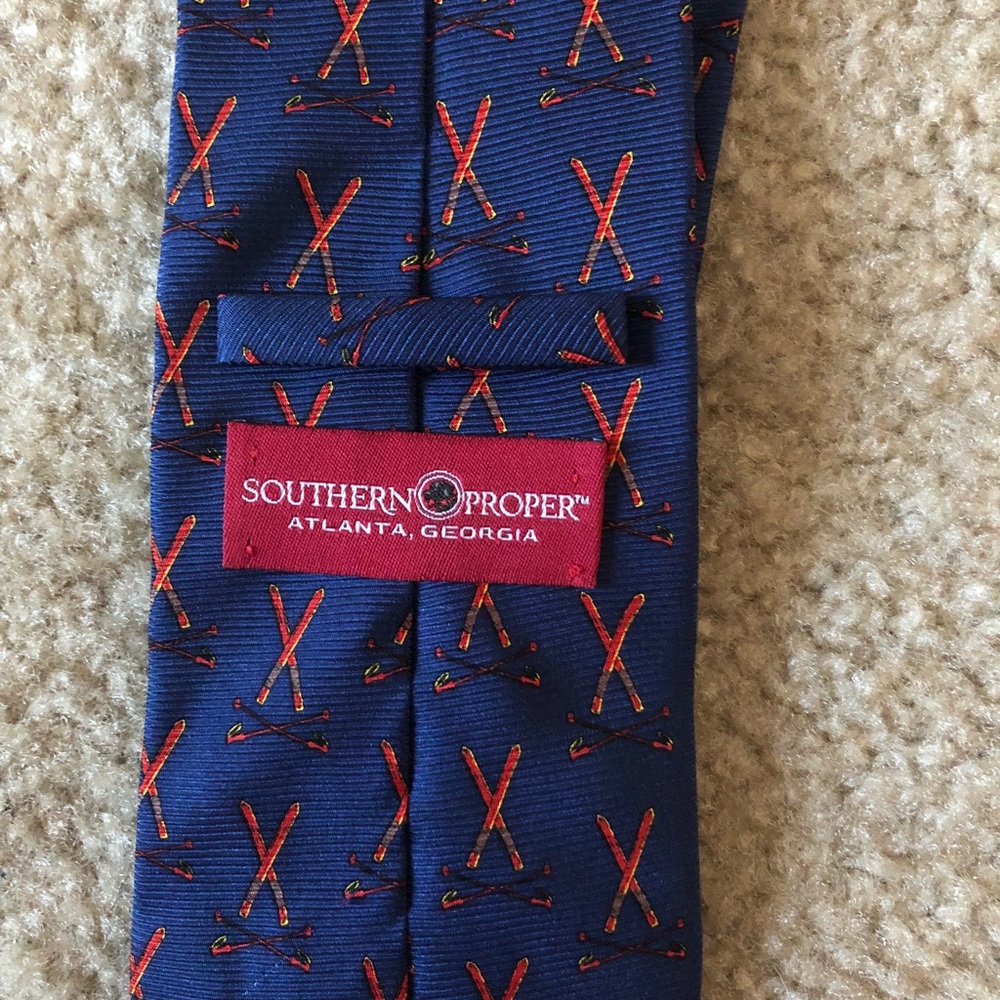 Southern proper tie